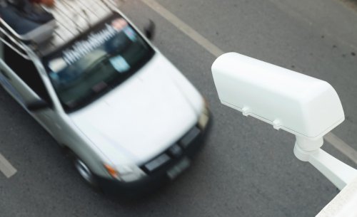 ¿Cómo recurrir una multa de un radar? Esta abogada no piensa pagarla porque ha encontrado un vacío legal: se fijó en este detalle