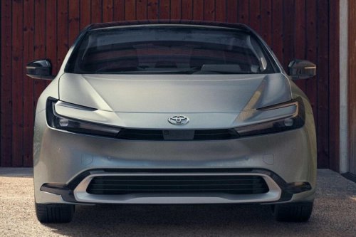 「燃費25km/Lは当たり前？」…“ハイブリッドの元祖”プリウス、オーナーが語るリアルな実力とは