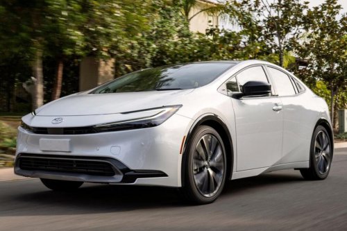 「燃費25km/Lは当たり前？」…“ハイブリッドの元祖”プリウス、オーナーが語るリアルな実力とは