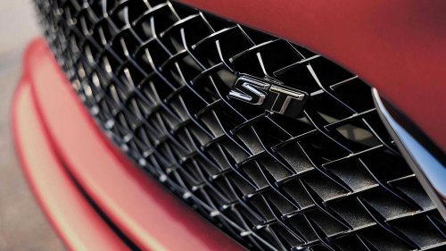 This Is The Cheapest Non-Hybrid Small Luxury SUV With The Highest MPG