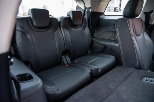 2025 Mahindra XUV700 AX7L vs Nissan X-Trail ST-L comparison: Spec battle