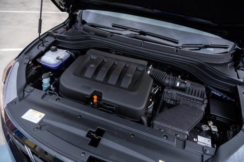 2025 Mahindra XUV700 AX7L vs Nissan X-Trail ST-L comparison: Spec battle