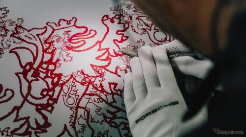 「手描きのライオン」に700時間、ポルシェのルクセンブルク進出75周年記念車がすごい