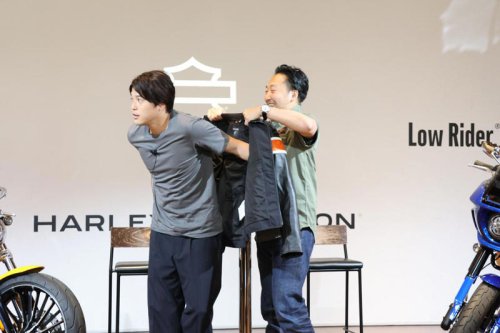 【2025年新型】ハーレーダビッドソンが「ブレイクアウト」「ローライダーST」を日本初公開！ サッカー元日本代表・内田篤人さんがバイク免許取得宣言、六本木にブランドカフェもオープン！