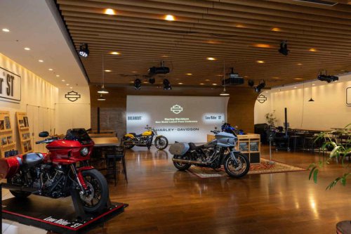 【2025年新型】ハーレーダビッドソンが「ブレイクアウト」「ローライダーST」を日本初公開！ サッカー元日本代表・内田篤人さんがバイク免許取得宣言、六本木にブランドカフェもオープン！