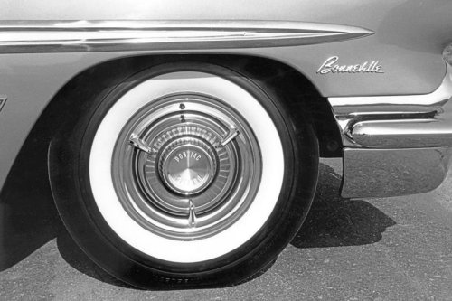 View Photos of the 1958 Pontiac Bonneville