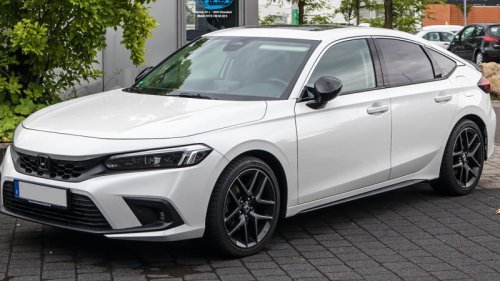 Built To Last: 20 Cars That Easily Double The Life Of Any Regular Vehicle