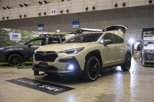 新型フォレスター半端ないって！ 純正用品で大変身、日本初披露“サンドカラー”のクロストレックが登場…東京アウトドアショー2025