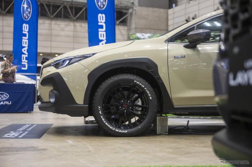 新型フォレスター半端ないって！ 純正用品で大変身、日本初披露“サンドカラー”のクロストレックが登場…東京アウトドアショー2025