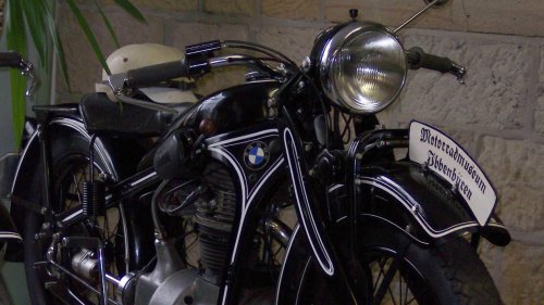 10 Vintage Motorcycles That Still Turn Heads Like A Supermodel