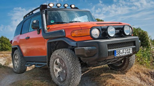 10 Cars With Poor Visibility & 10 Worth Complimenting