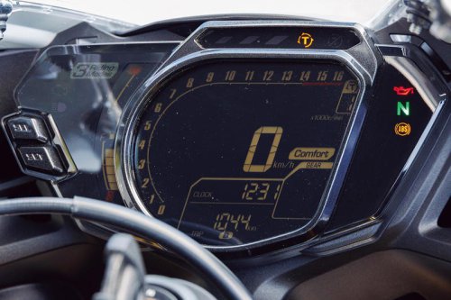 【レビュー】ホンダ「CBR250RR」インプレ（2025年）2気筒最強のパワーが生むエキサイティングな走り