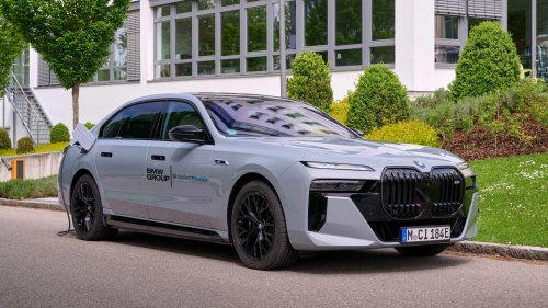 BMW i7: The luxury EV sedan that understands the assignment
