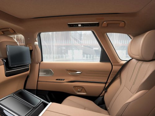 トヨタが「センチュリー」を一部改良 リアの調光機能付きガラスに「半透明」を追加