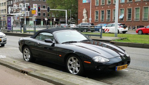 The Most Iconic Cars From The Early 2000s