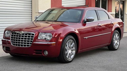 The Chrysler 300 was the last great American RWD luxury sedan