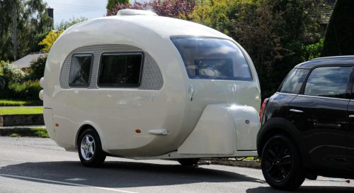 ¿Sabes cómo elegir los neumáticos más adecuados para tu caravana o remolque?