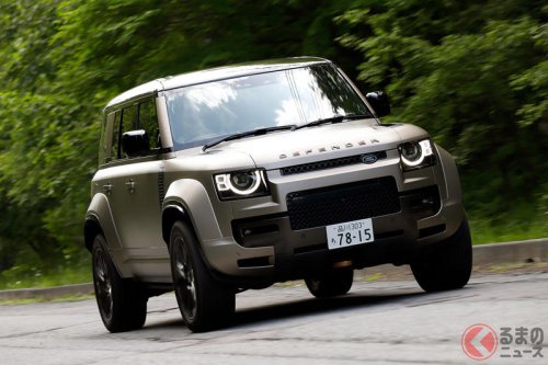 超人気の“高級SUV”「ディフェンダー」どんなクルマ？ 635馬力「V8ターボHV」搭載の「オクタ」もスゴい！ ゴツゴツデザイン×上質内装の「英国ブランドモデル」 2台を体験！【試乗記】