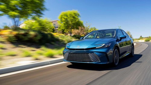 How much it costs to replace a Toyota Camry hybrid battery in 2026