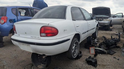 Gallery: 1997 Geo Metro LSi Sedan in Colorado Junkyard
