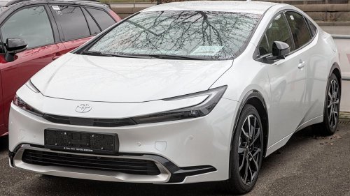 20 Cars That Are Still Popular Despite Their Bad Rap