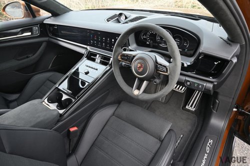 500馬力の「高級ラージセダン」ながら“ポルシェらしさ”濃厚！ 4リッターV8ターボ搭載の「パナメーラGTS」は“抜群に楽しい”けれど“極めて快適”