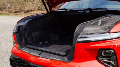 Chevrolet Silverado EV vs Ford F-150 Lightning Comparison