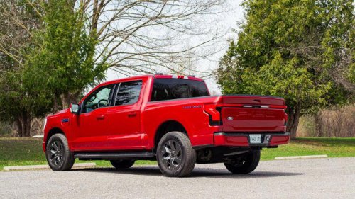 Chevrolet Silverado EV vs Ford F-150 Lightning Comparison