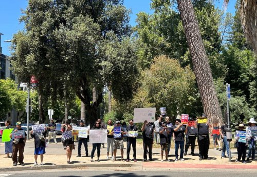 From the next Prius to paperweight: Hydrogen cars exasperate owners, prompt lawsuit against Toyota