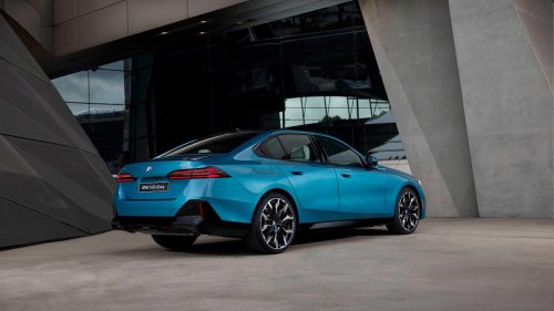 BMW, The Japanese luxury sedan more sporty than a BMW 5 Series