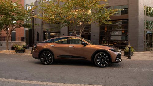 Toyota Crown Platinum: Hybrid sedan combines Honda reliability with BMW performance