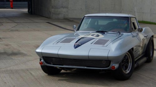 8 classic performance cars from the golden muscle era that still turn heads