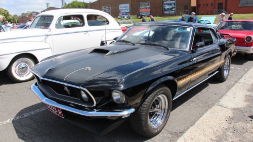 12 classic cars that defined American road culture
