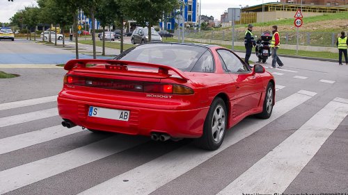 10 forgotten classic cars that are secretly amazing