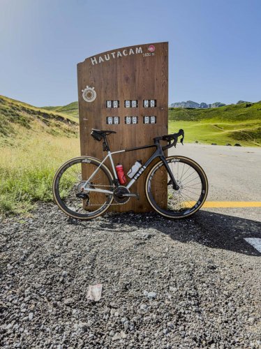 The 2025 Tour de France Made It Official—Aero Is King, Weight Is History