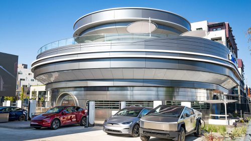 Elon Musk calls Tesla diner 'one of the coolest spots in LA'