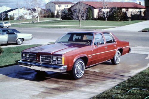 15 Pics Of 70s Muscle Cars That Are Ticket Magnets