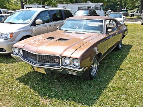 15 Pics Of 70s Muscle Cars That Are Ticket Magnets
