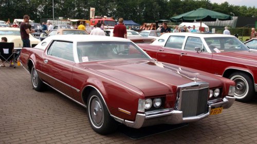 9 luxury coupes from the ’70s collectors are rediscovering