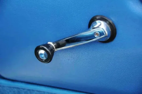 10 Car Features That Disappeared and No One Misses