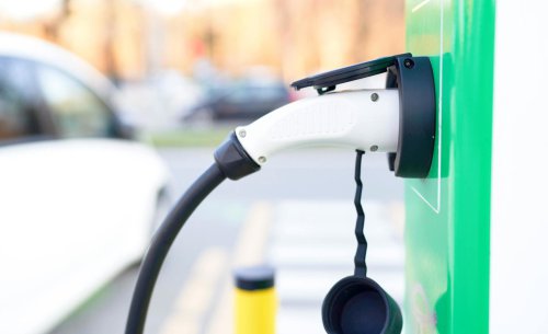 Dónde recargar un coche eléctrico gratis en España en 2026