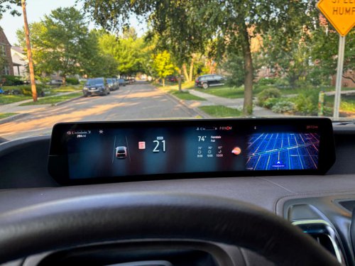 2025 Ford Expedition has trick tailgate, wide-screen display