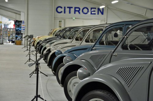 El hombre que posee 120 Citroëns