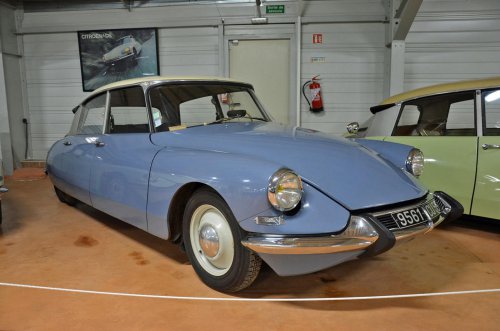 El hombre que posee 120 Citroëns