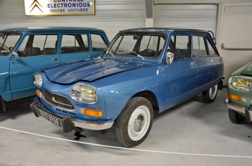 El hombre que posee 120 Citroëns