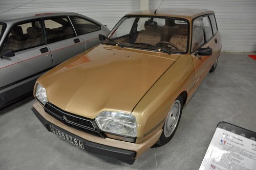 El hombre que posee 120 Citroëns