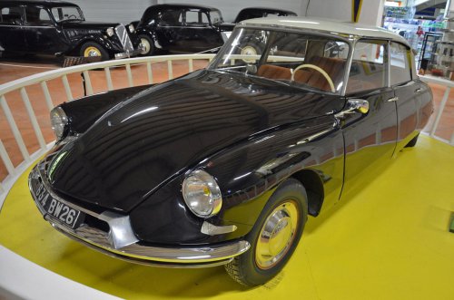 El hombre que posee 120 Citroëns