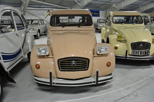 El hombre que posee 120 Citroëns