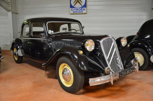 El hombre que posee 120 Citroëns