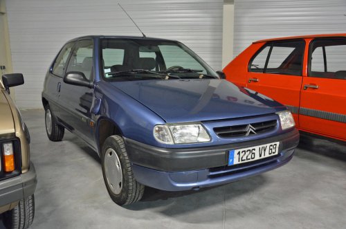 El hombre que posee 120 Citroëns